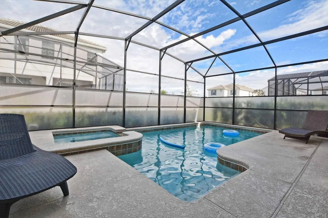בית נופש Storey Lake- 6 Bedroom Pool Home-1657st