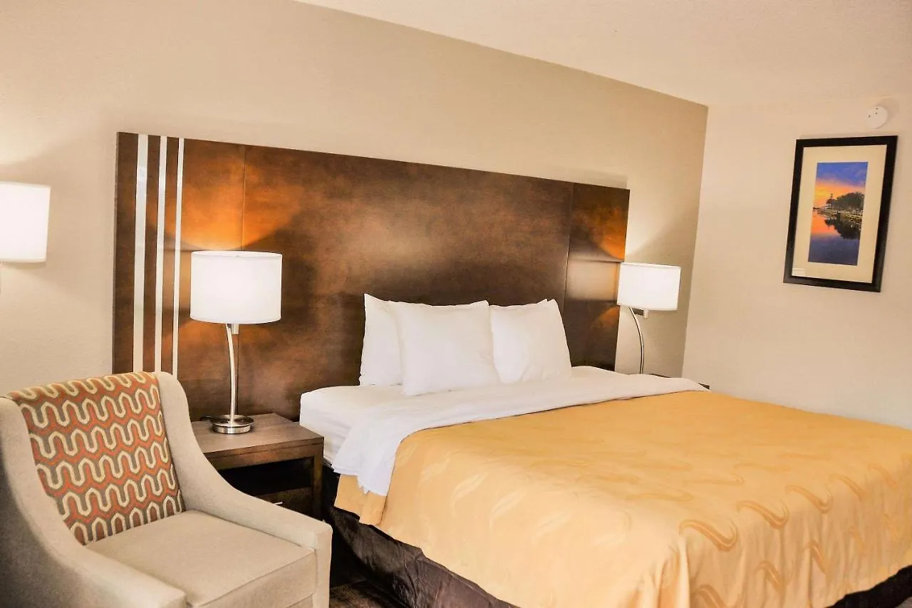 Hotel Quality & Eastgate 2*