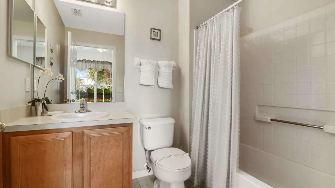 Waterside - Family 4 Bed Emerald Island Pool That's Close To World