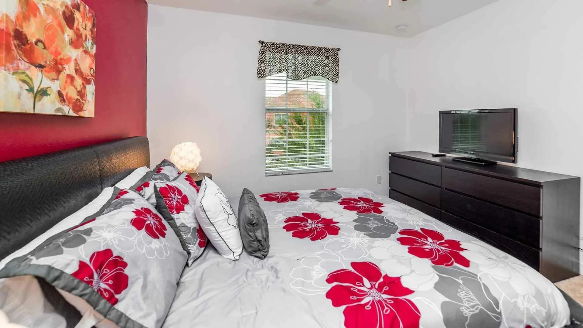 Paradise Palms - 6 Bed 5 Baths