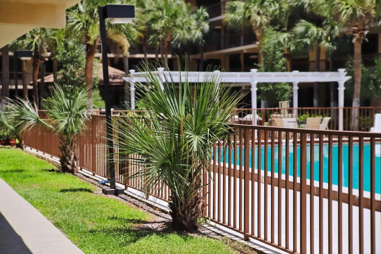 Banyan & Microsuites Hotel