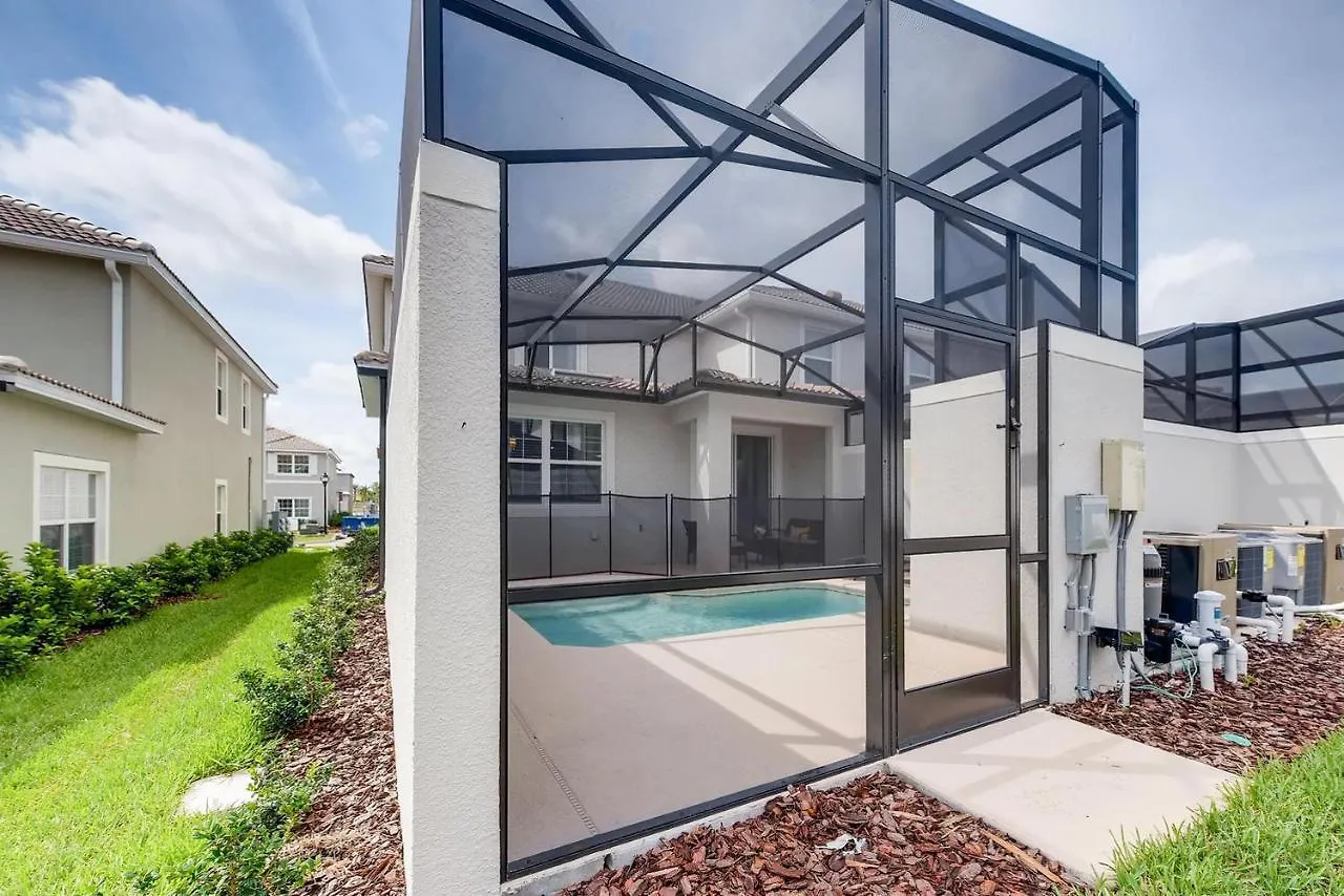 4825 Ml - Storey Apartment