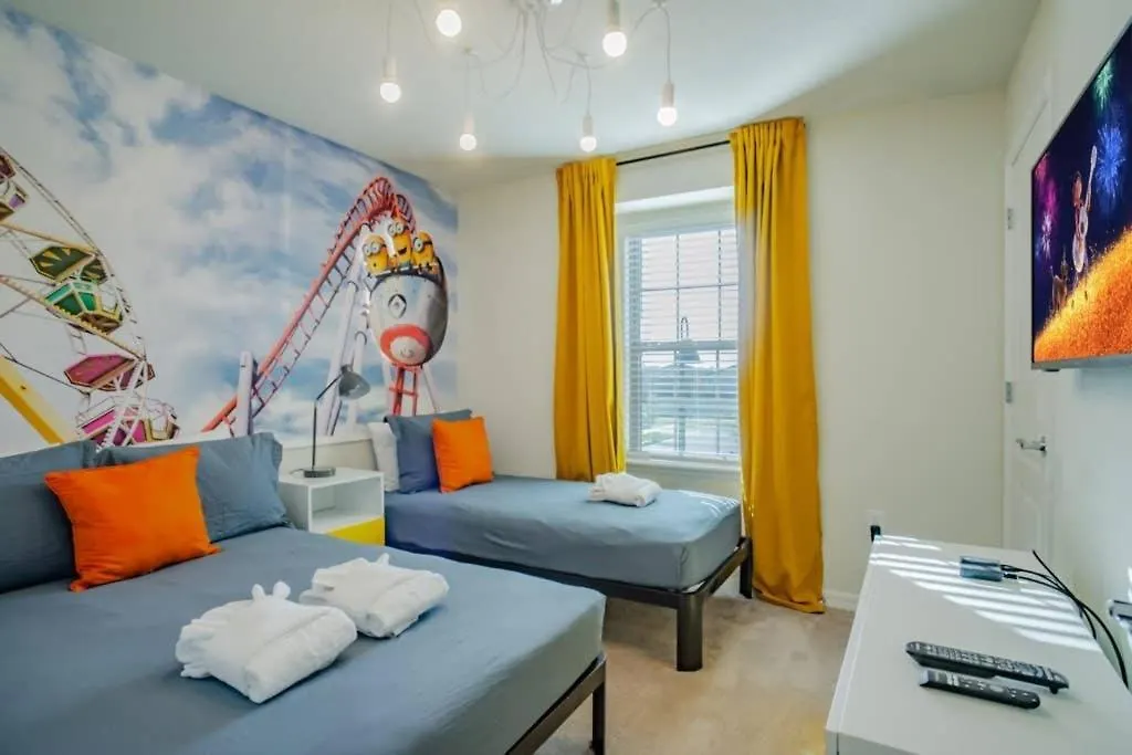 Contemporary 5Br Private Pool Townhome Near Disney Kissimmee