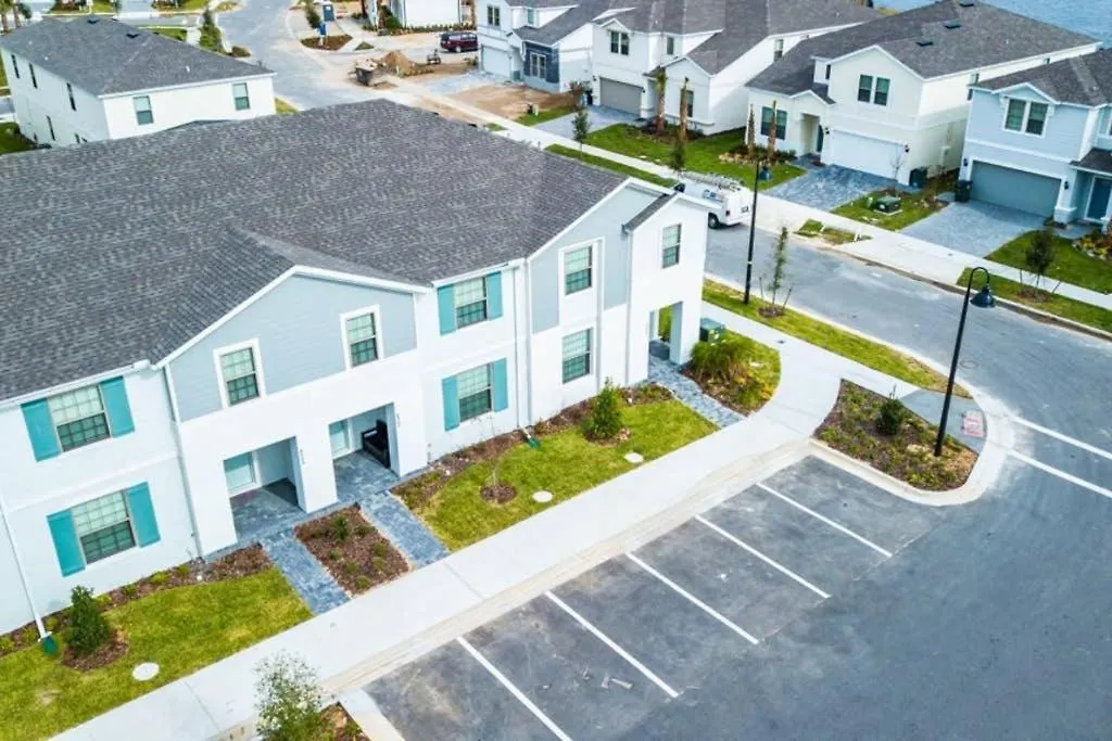 Contemporary 5Br Private Pool Townhome Near Disney