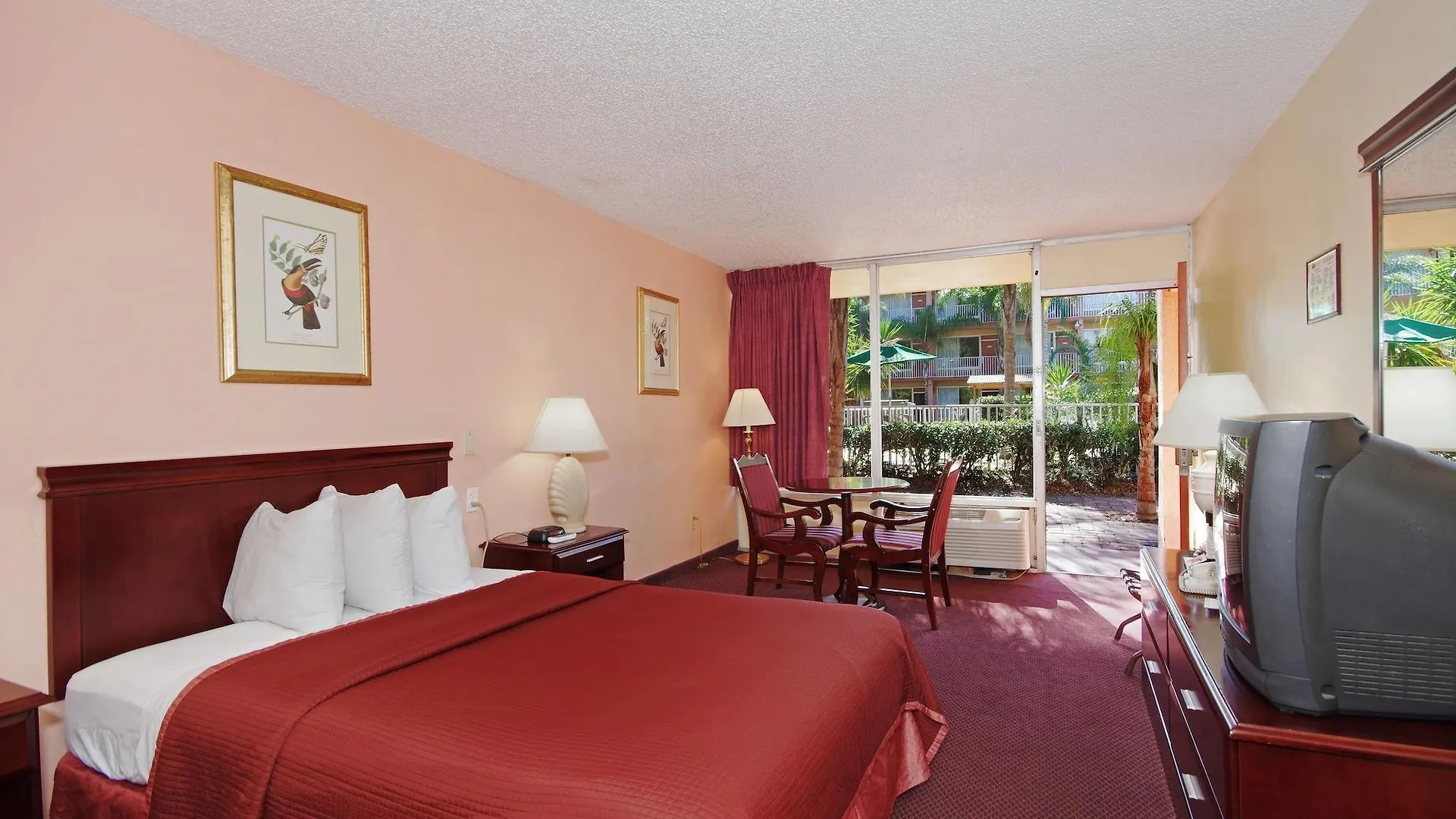 Howard Johnson By Wyndham Tropical Palms Hotel 2*