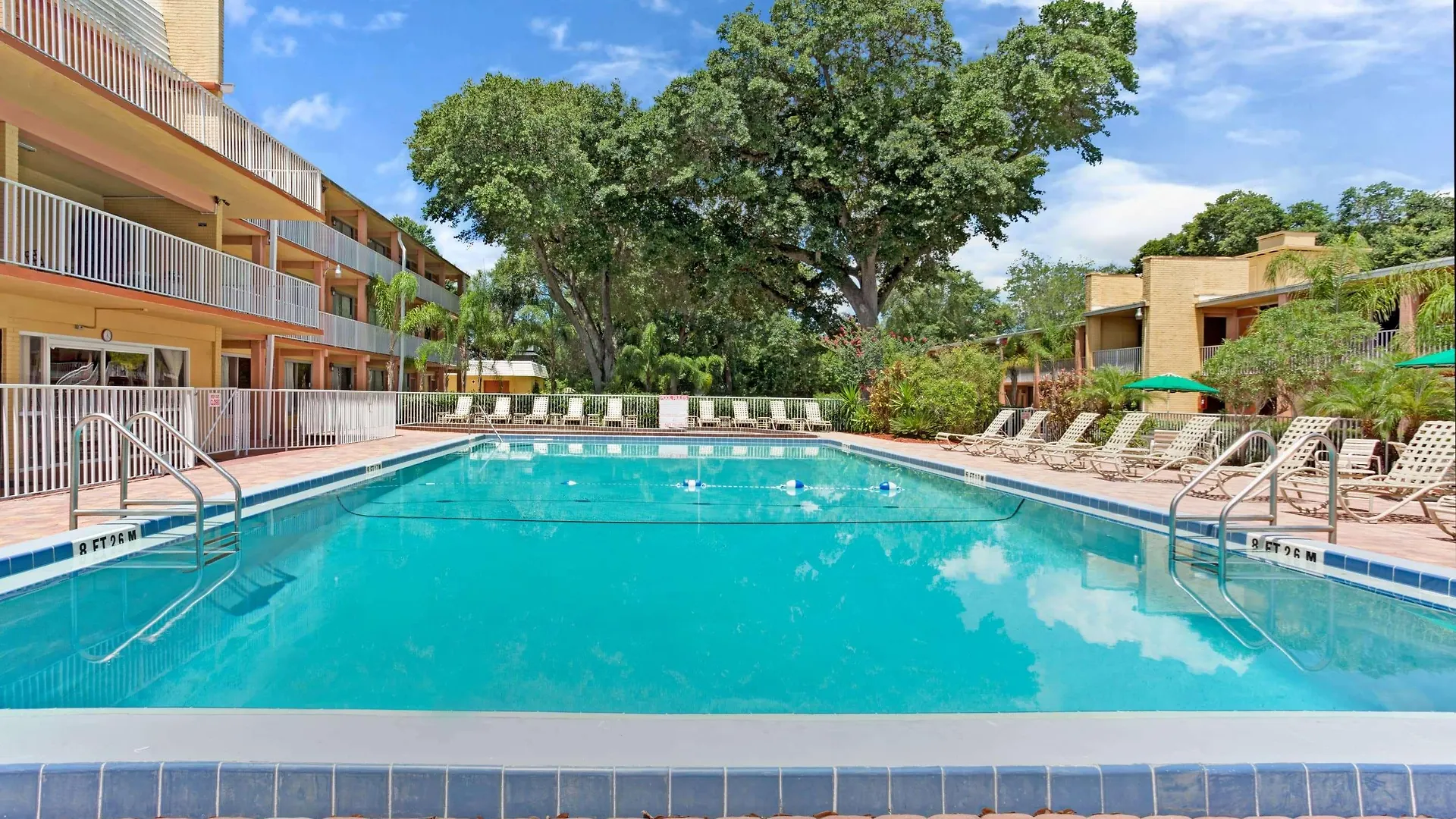 Hotel Howard Johnson By Wyndham Tropical Palms 2*