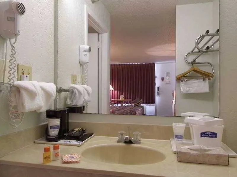 Hotel Howard Johnson By Wyndham Tropical Palms 2*