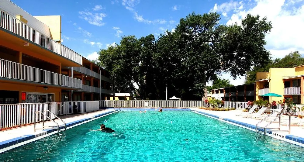 Howard Johnson By Wyndham Tropical Palms Kissimmee