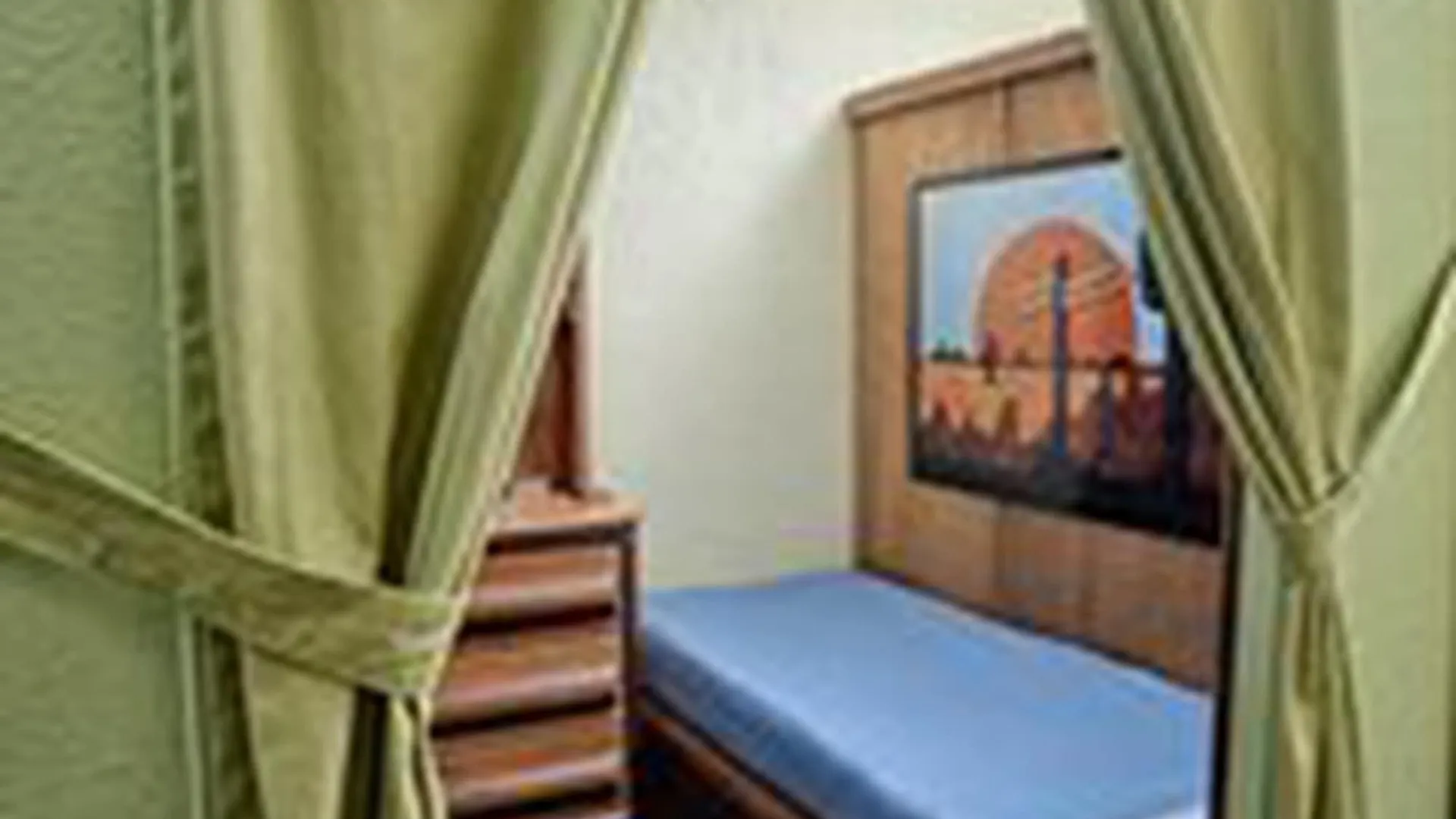 Hotel Seralago & Main Gate East 3*
