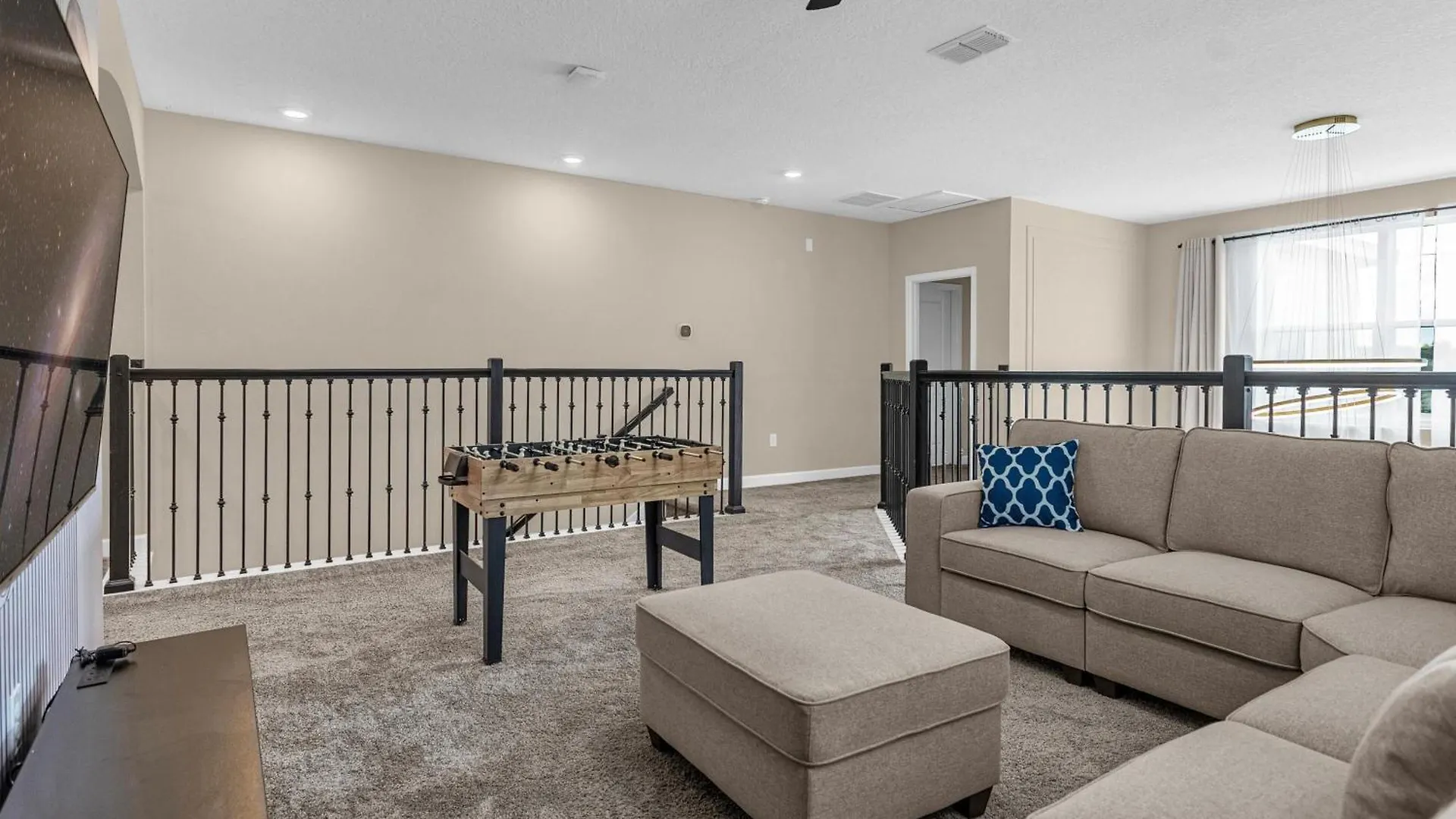 Luxury Villa, Gated Community, Orlando Davenport