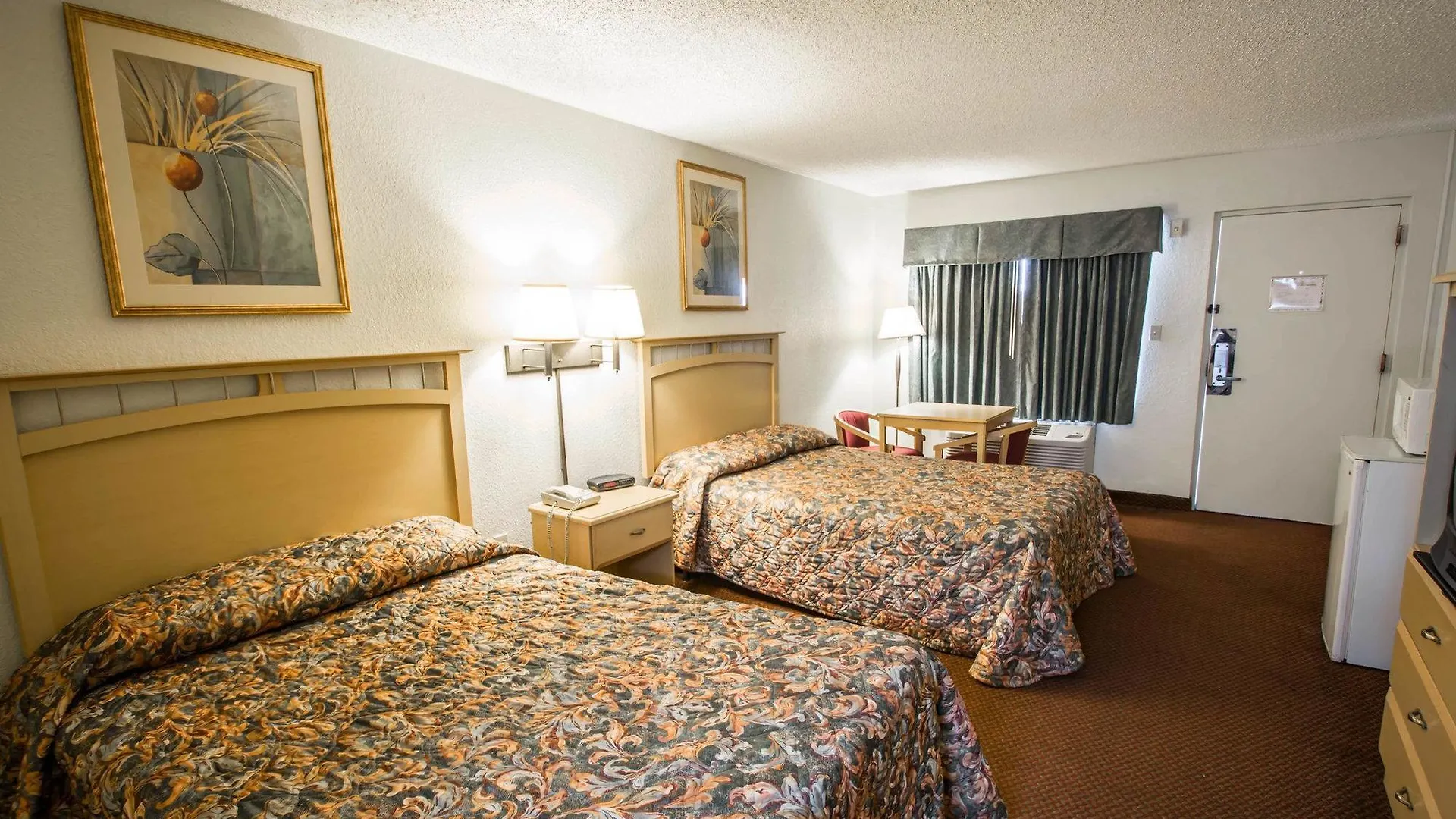 Country Hearth Inn- Kissimmee
