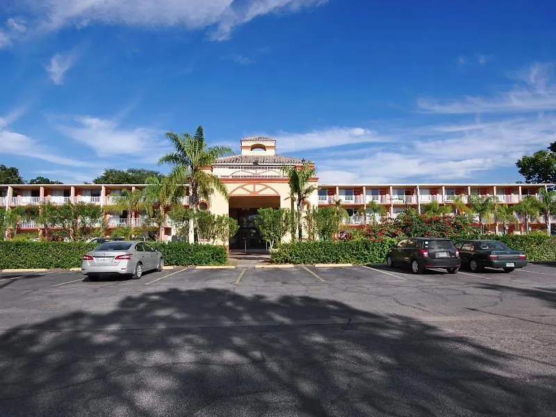 Howard Johnson By Wyndham Tropical Palms Hotel