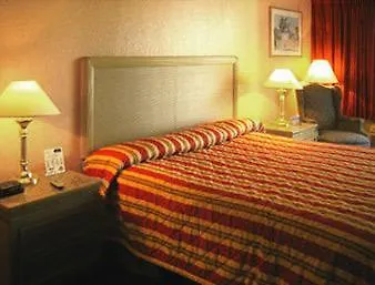 Howard Johnson By Wyndham Tropical Palms Hotel 2*