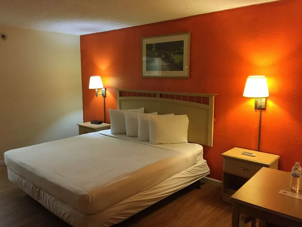 Country Hearth Inn- Motel Kissimmee