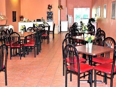 Howard Johnson By Wyndham Tropical Palms 2*
