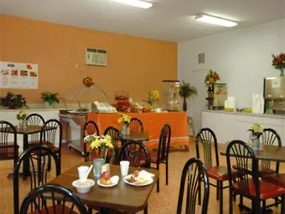 Hotel Howard Johnson By Wyndham Tropical Palms
