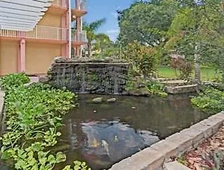 Howard Johnson By Wyndham Tropical Palms Kissimmee