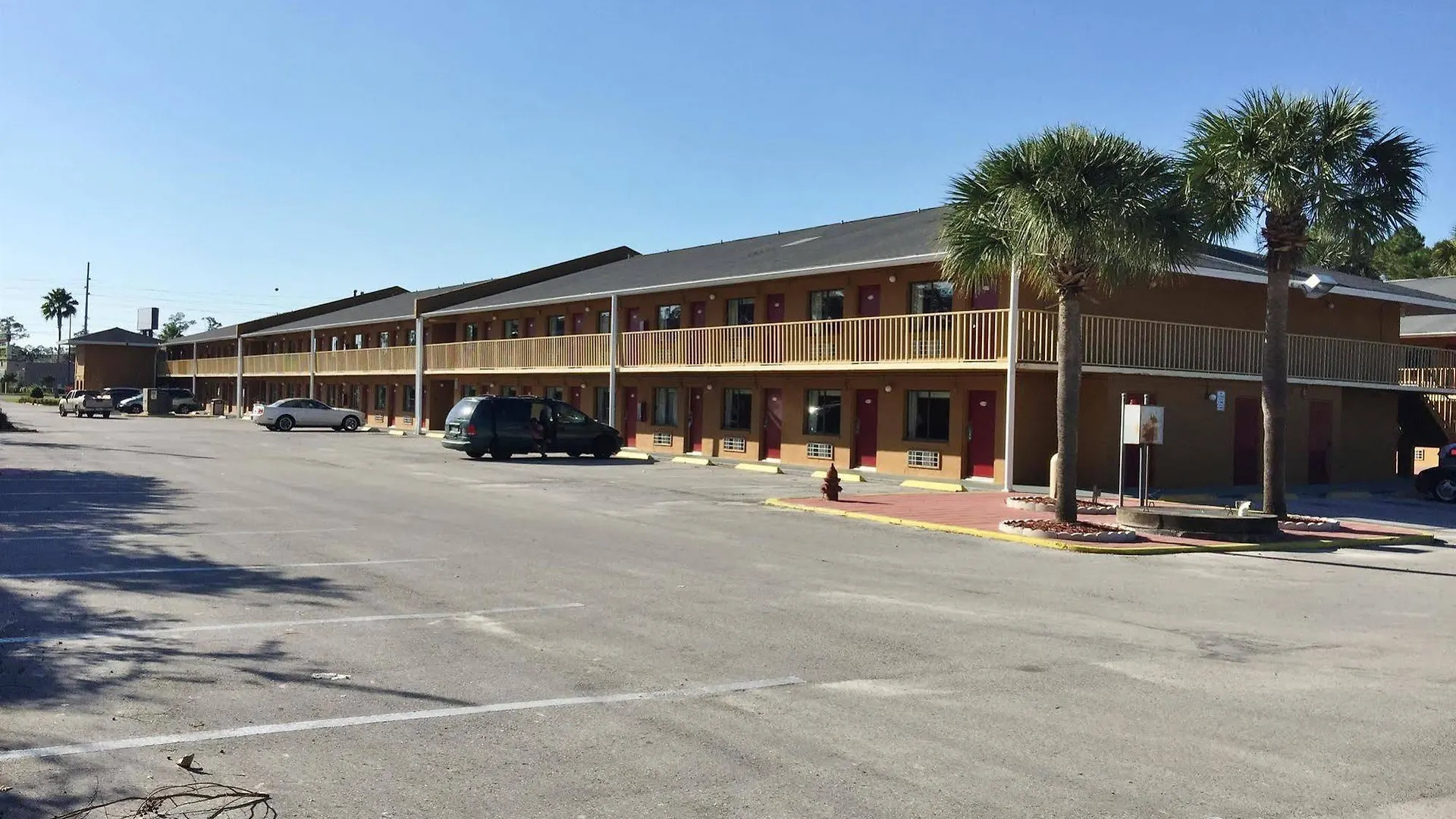 Country Hearth Inn- 2*