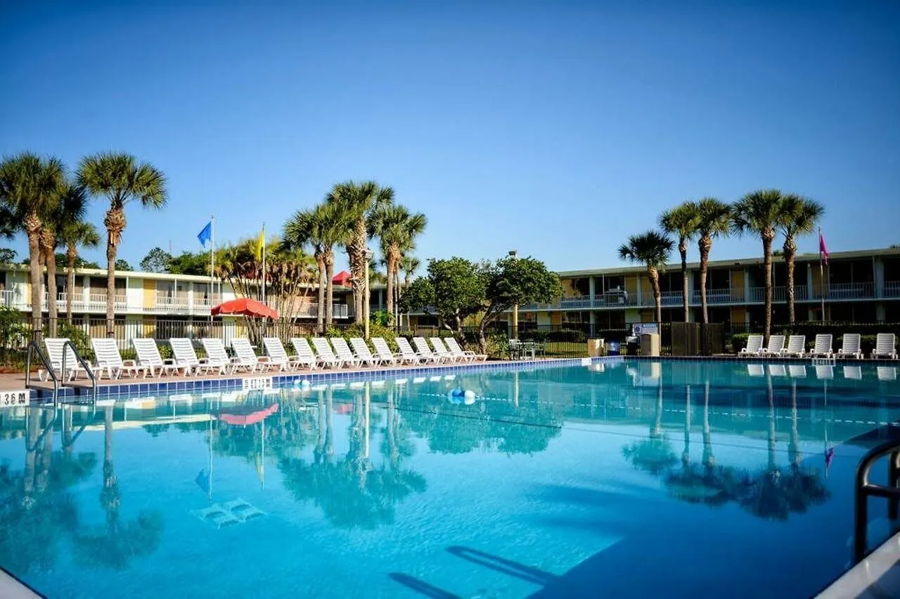 Seralago & Main Gate East Hotel 3*