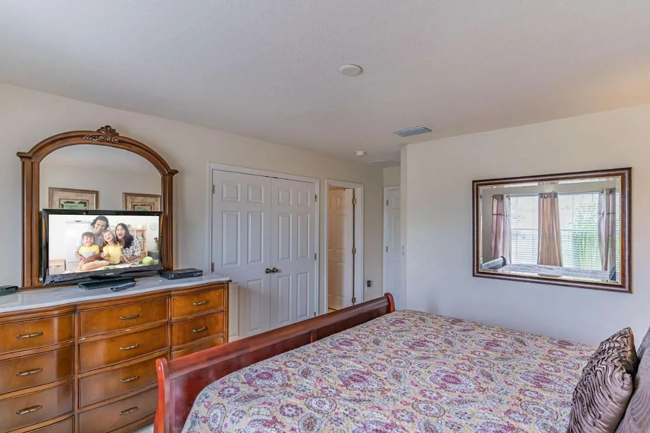 2633 Trafalgar Village Holiday home *