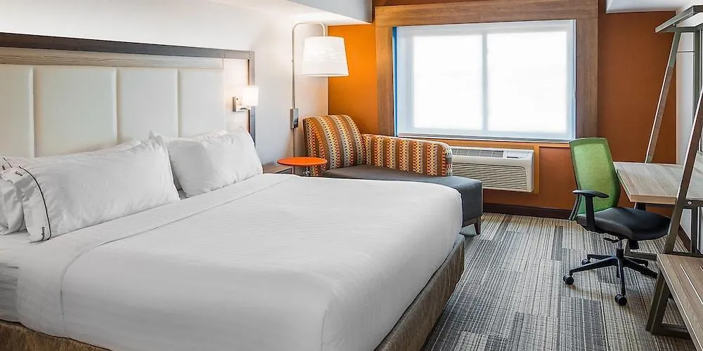 Express & S Buena Vista By Ihg Hotel 3*