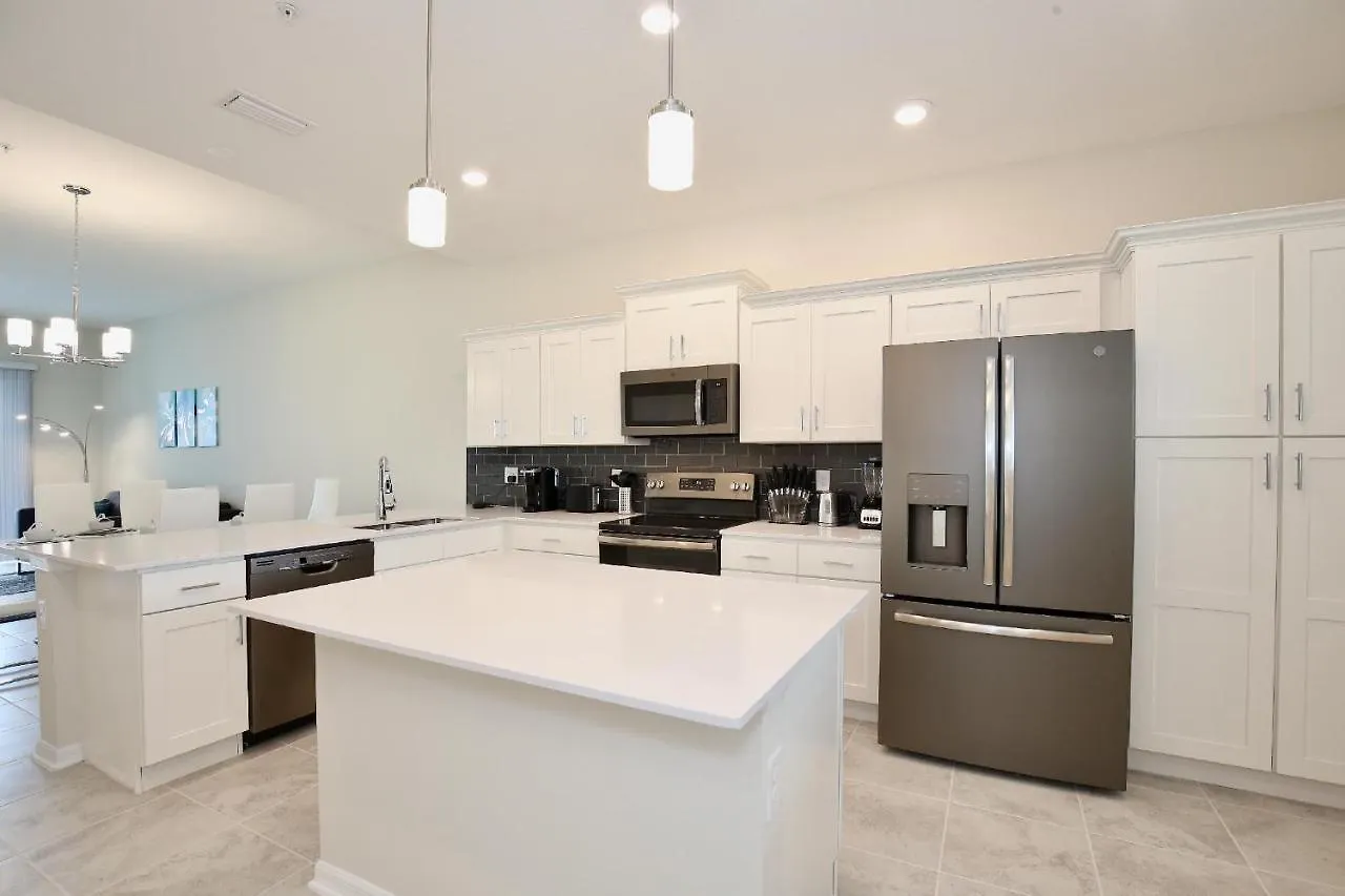 Apartment Spectacular 2 Bedroom In Spectacular Storey Community Next To Disney!