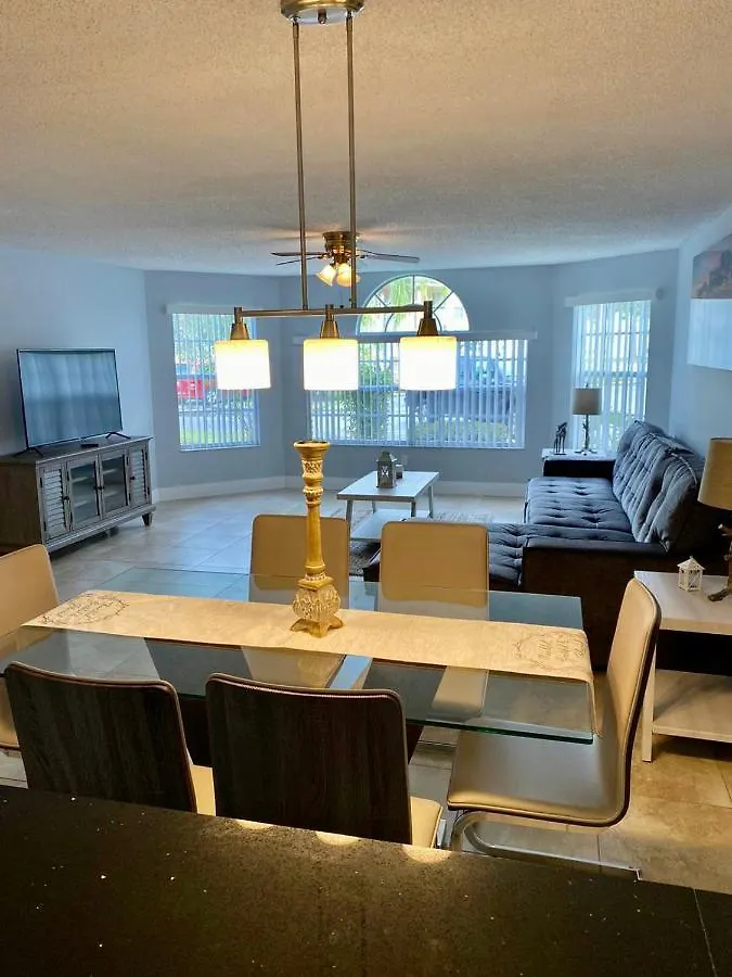 Apartment Grand 3br Getaway Near Parks Kissimmee