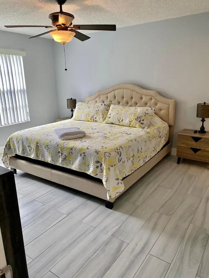 Apartment Grand 3br Getaway Near Parks Kissimmee