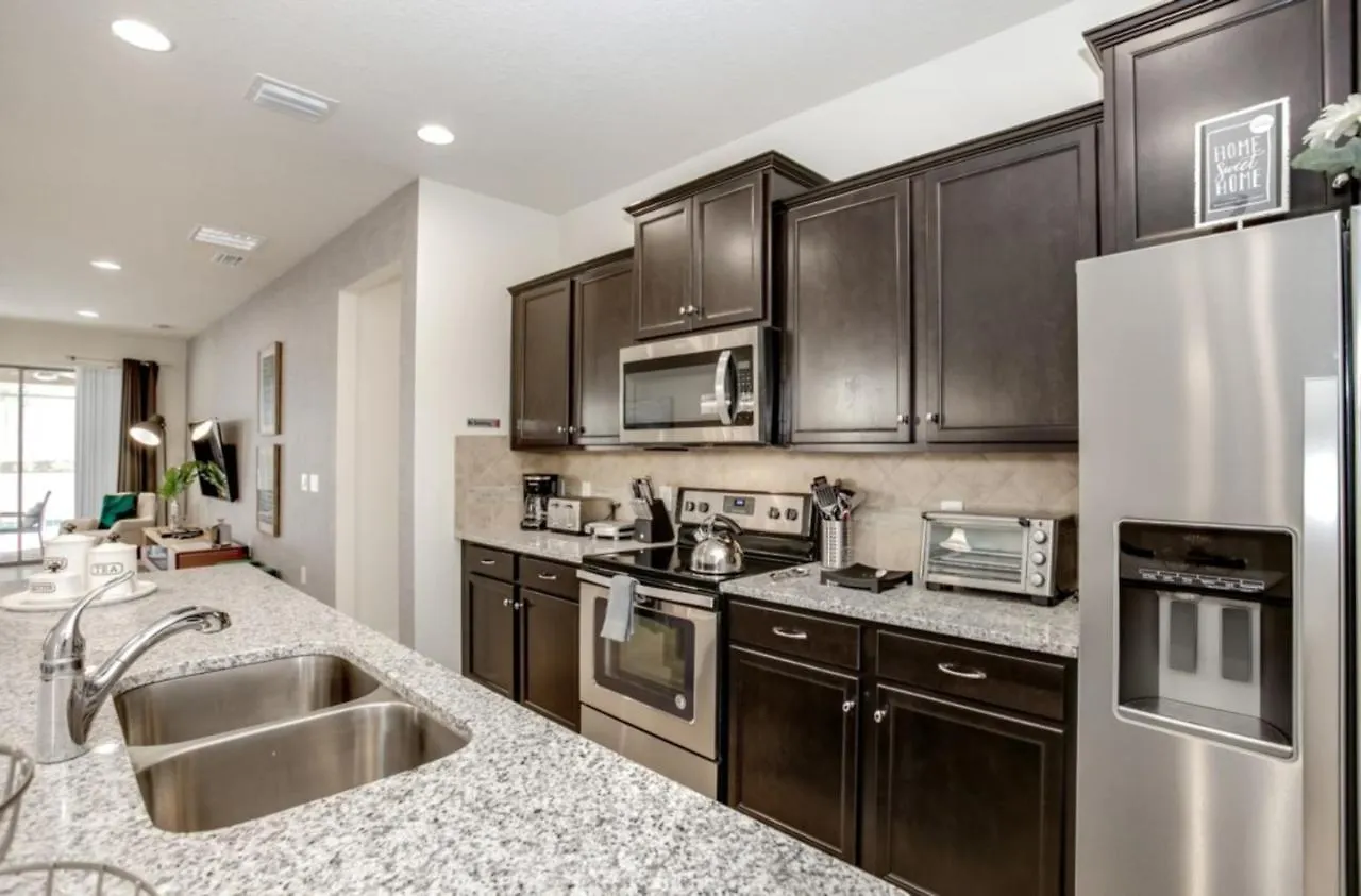 Prestige Large Pool Steps From * Kissimmee