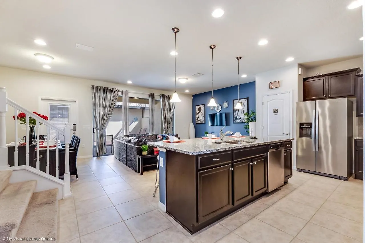 Townhome Wprivate Pool & Bbq, Near Holiday home