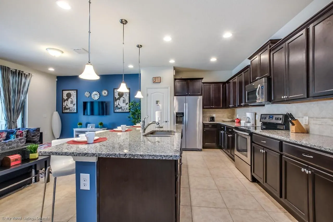 Townhome Wprivate Pool & Bbq, Near *