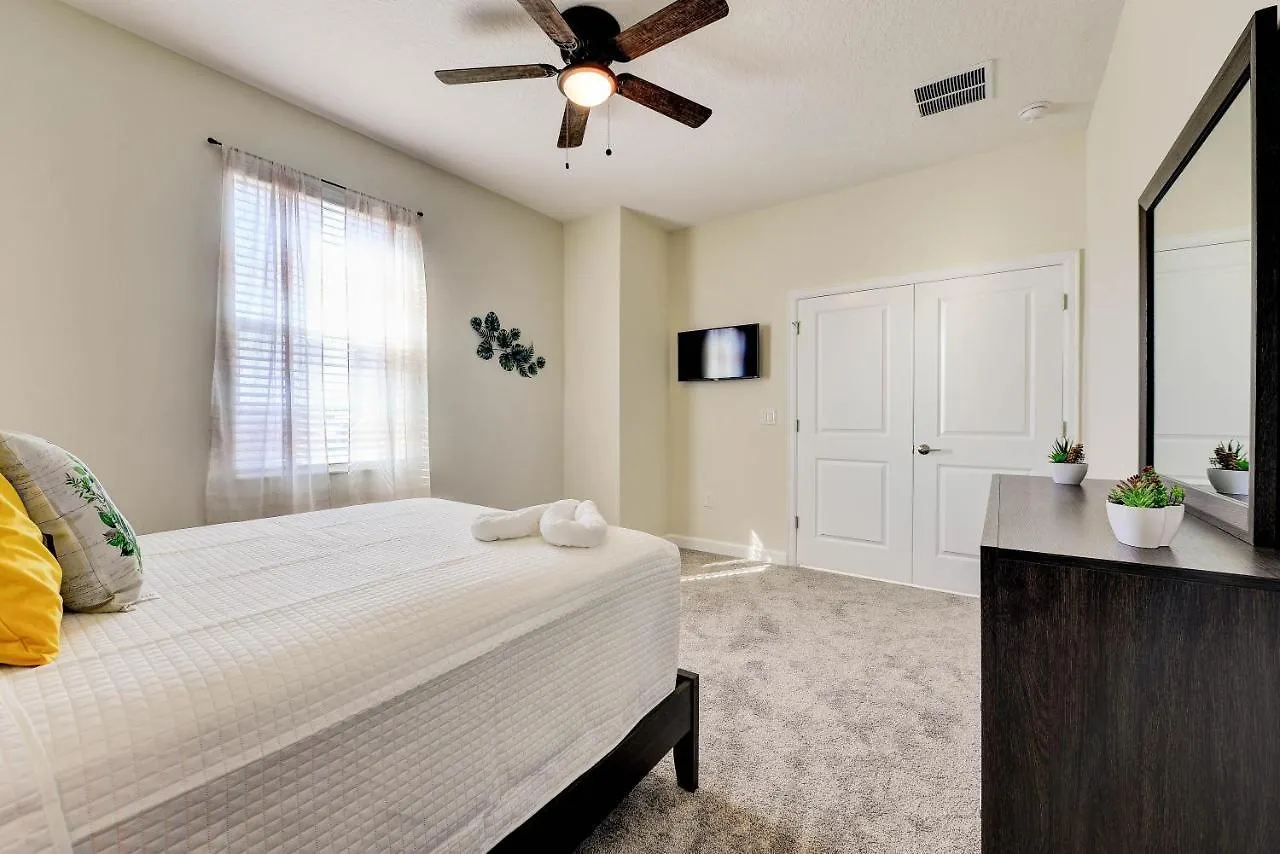 Holiday home Brand New At Champion Gate With Golf View, Near Famous Attractions