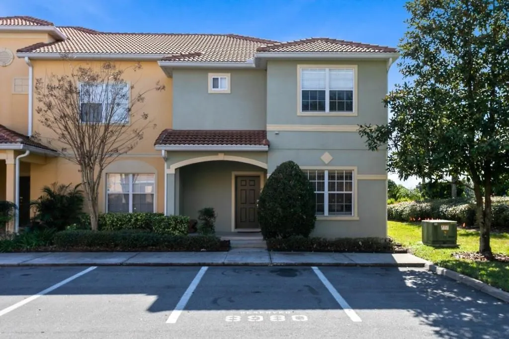 5 Bed 4 Bath Town With South Facing Pool Townhouse *