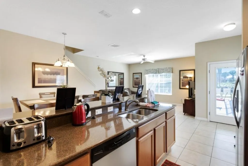 5 Bed 4 Bath Town With South Facing Pool Townhouse Kissimmee