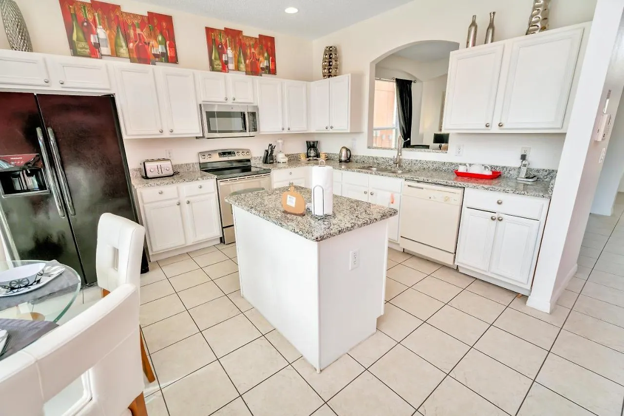 Holiday home Dream With Hot Tub, Pool, Xbox, Games Room, Lakeview, 10 Min To Disney, Clubhouse Kissimmee