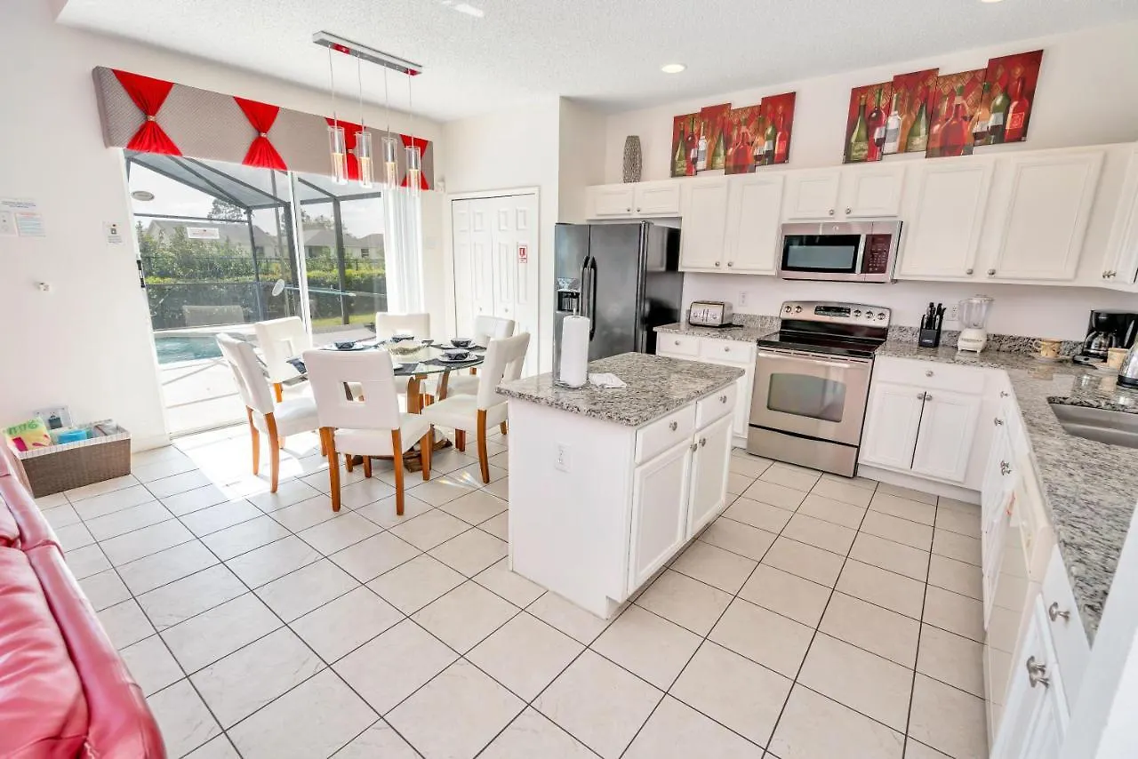 Dream With Hot Tub, Pool, Xbox, Games Room, Lakeview, 10 Min To Disney, Clubhouse Holiday home *
