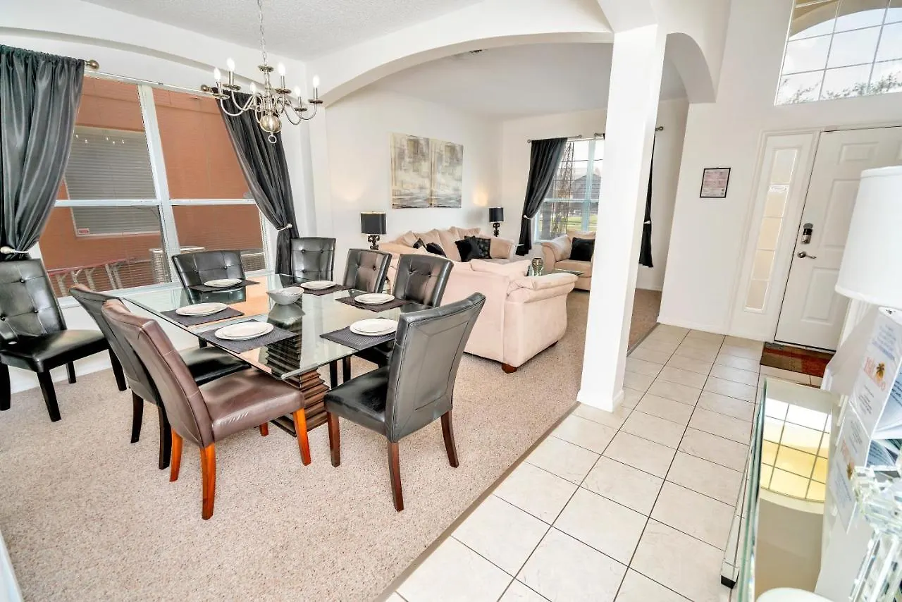 Holiday home Dream With Hot Tub, Pool, Xbox, Games Room, Lakeview, 10 Min To Disney, Clubhouse