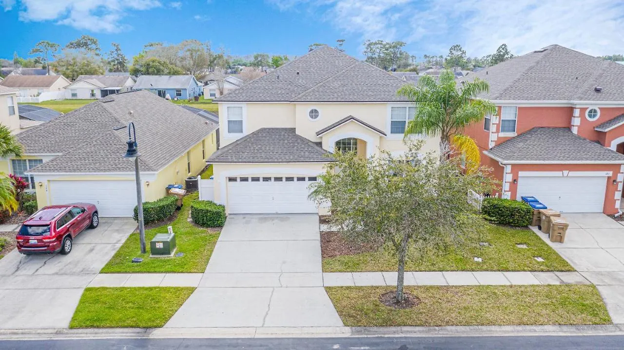Dream With Hot Tub, Pool, Xbox, Games Room, Lakeview, 10 Min To Disney, Clubhouse Holiday home Kissimmee