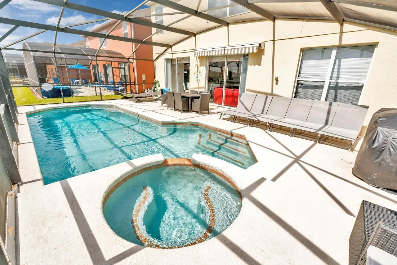 Dream With Hot Tub, Pool, Xbox, Games Room, Lakeview, 10 Min To Disney, Clubhouse Holiday home