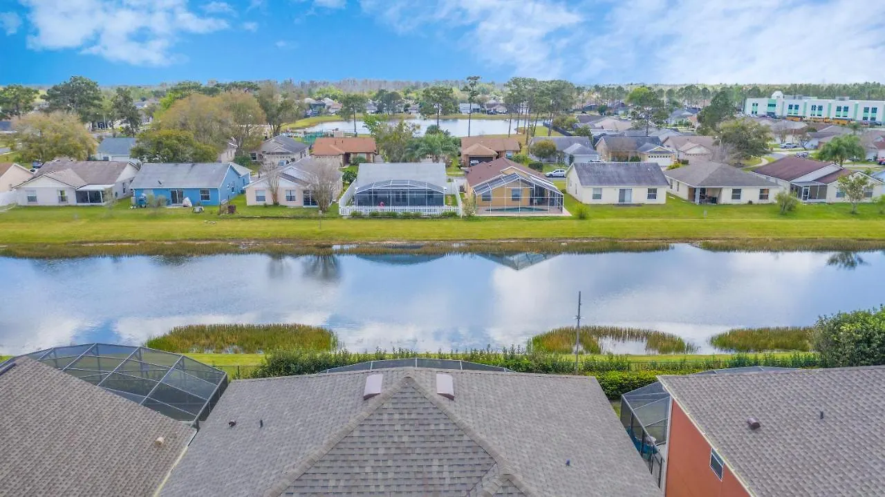 Holiday home Dream With Hot Tub, Pool, Xbox, Games Room, Lakeview, 10 Min To Disney, Clubhouse *