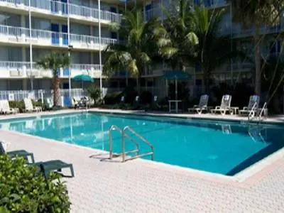 Howard Johnson Heritage Park 2*