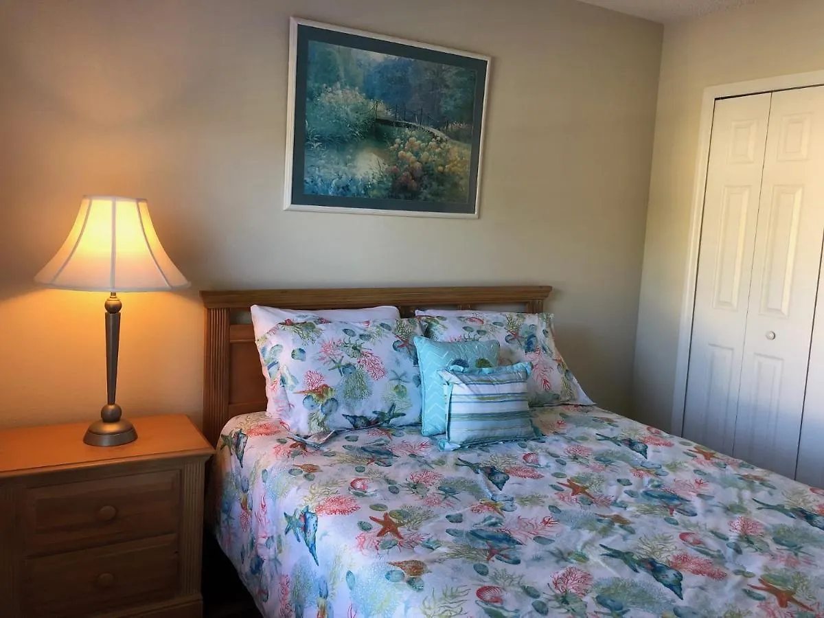 Gated Emerald Island Townhome, Overlook Pool, 3 Miles To Disney, Rent By Owner Holiday home