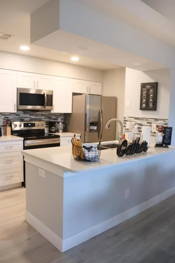 Apartment Grand Executive 3br Near Parks *