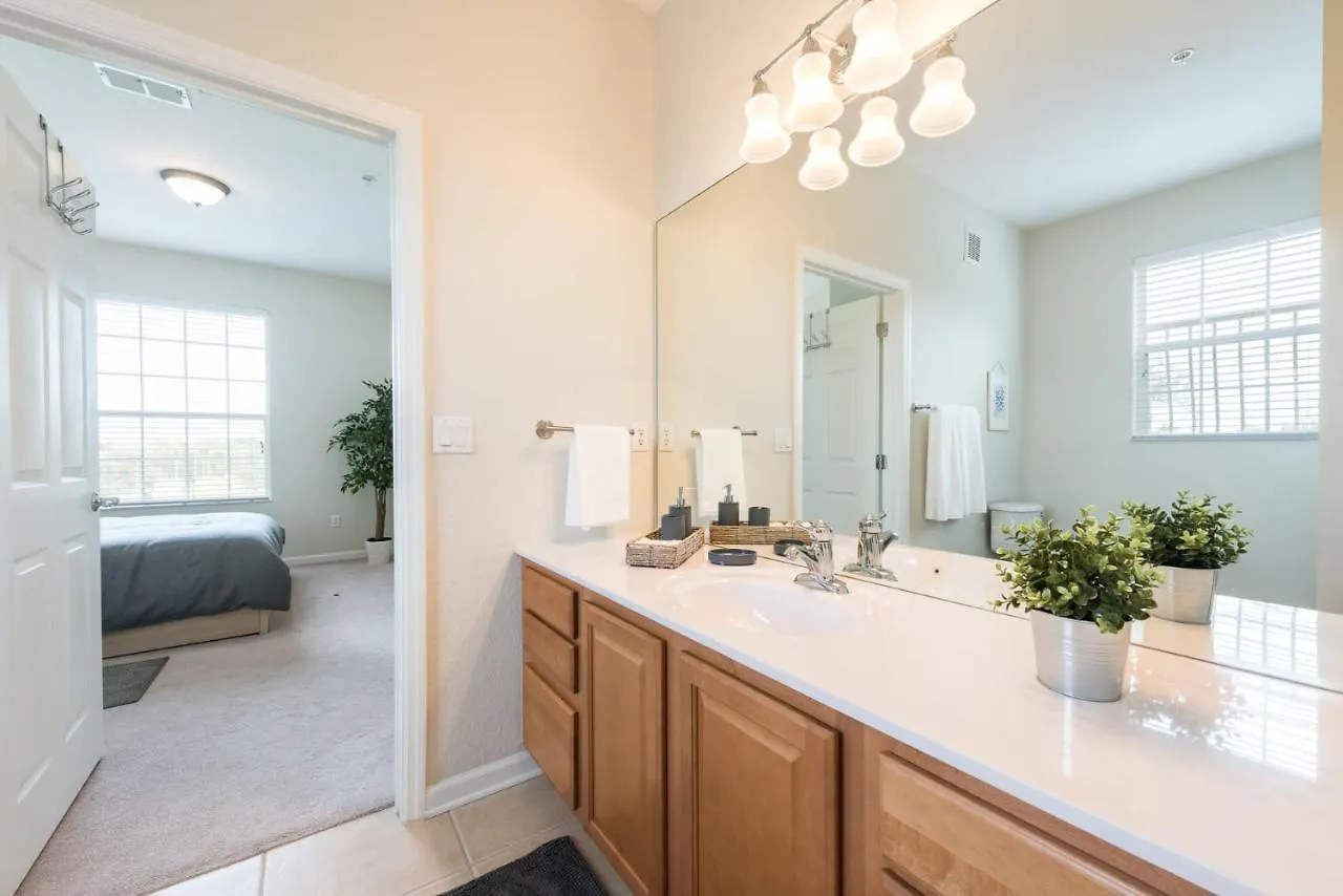 Beautiful Near Universal Parks Apartment