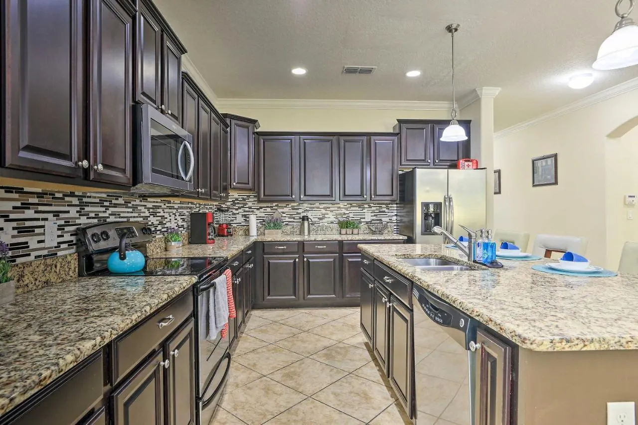 Holiday home Paradise Palms With Pool, 6 Mi To Disney! Kissimmee