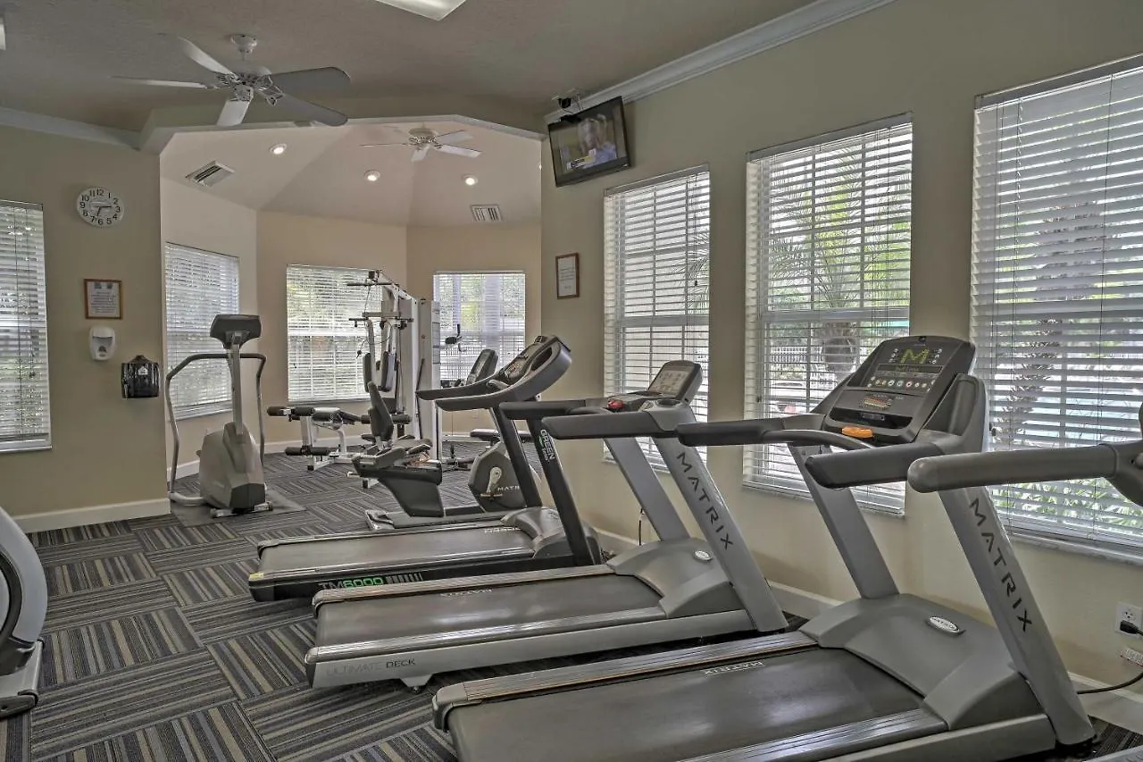 Escape With Arcade, Pool And Themed Rooms! *