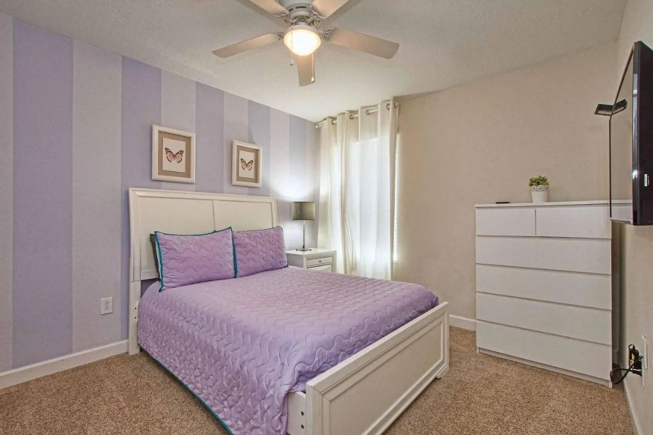 Storey Lake-6 Bedrooms W-pool-1670st Holiday home