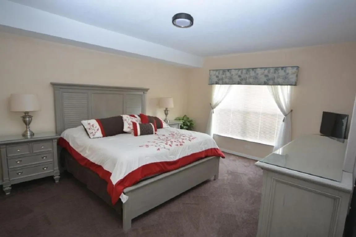 Ref 30 5 Bed With Own Pool Near *