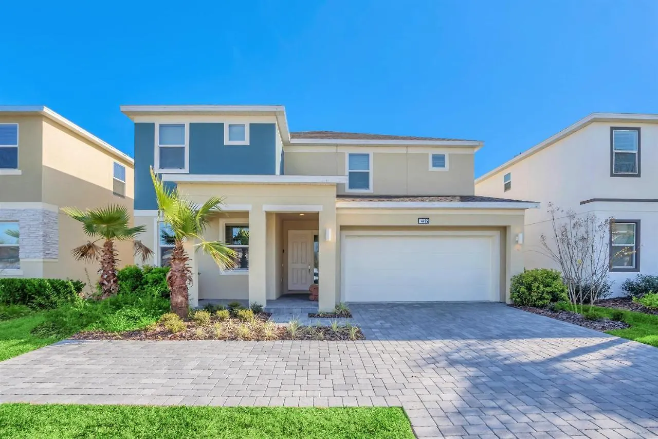 8Br Mansion - Family Luxury Resort - Sleeps 16 - Private Pool And Games Room!