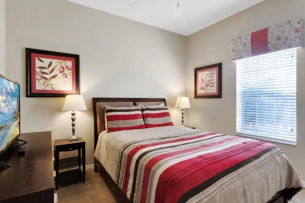 5 Bed 4 Bath Town With South Facing Pool Townhouse Feriehus